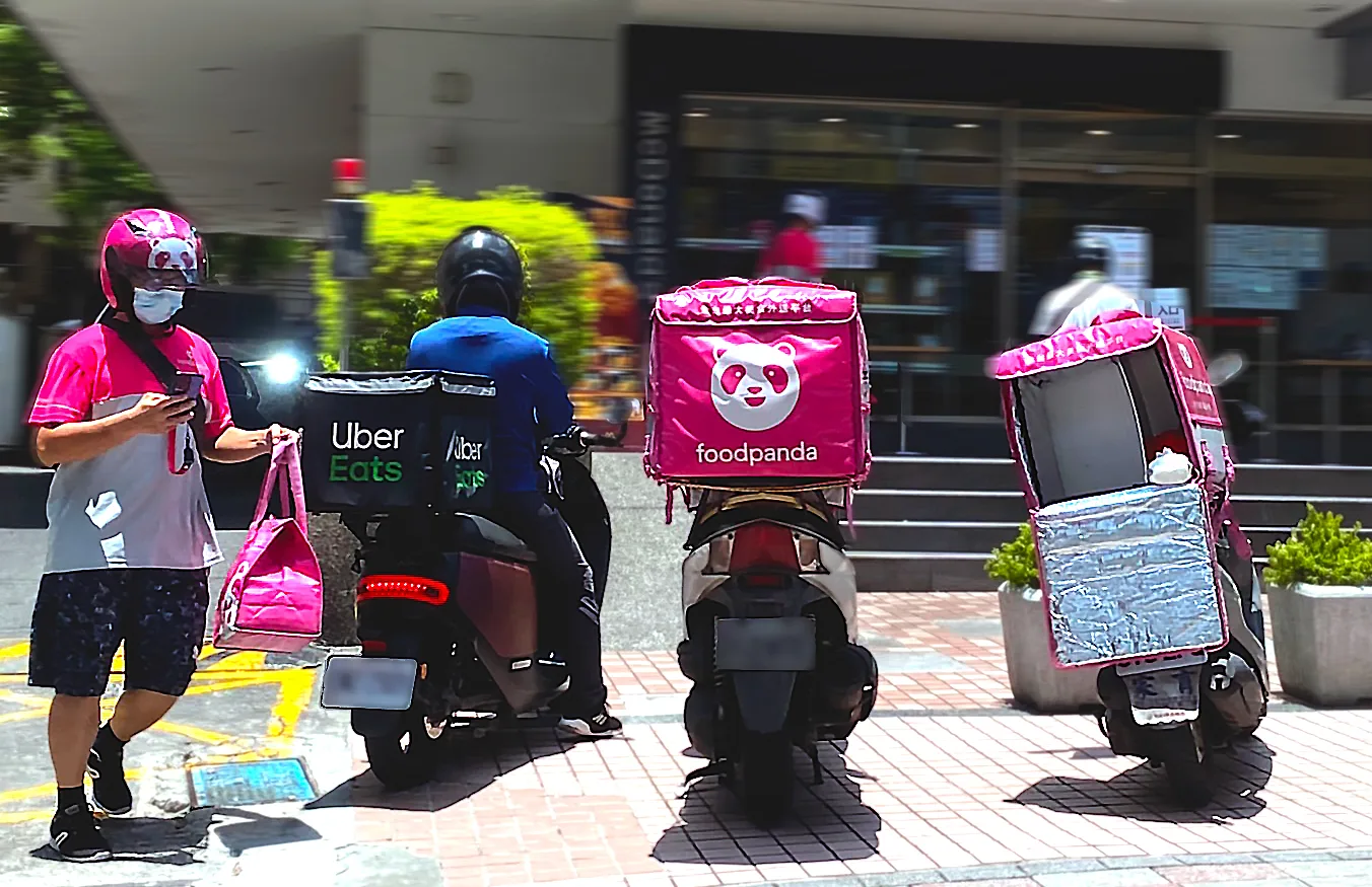 Changes of Taiwanese Dining Habit: Food Delivery Platform