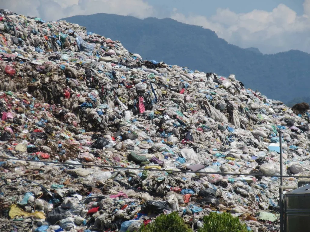 燒不完的垃圾山 台灣「焚化巨獸」危機