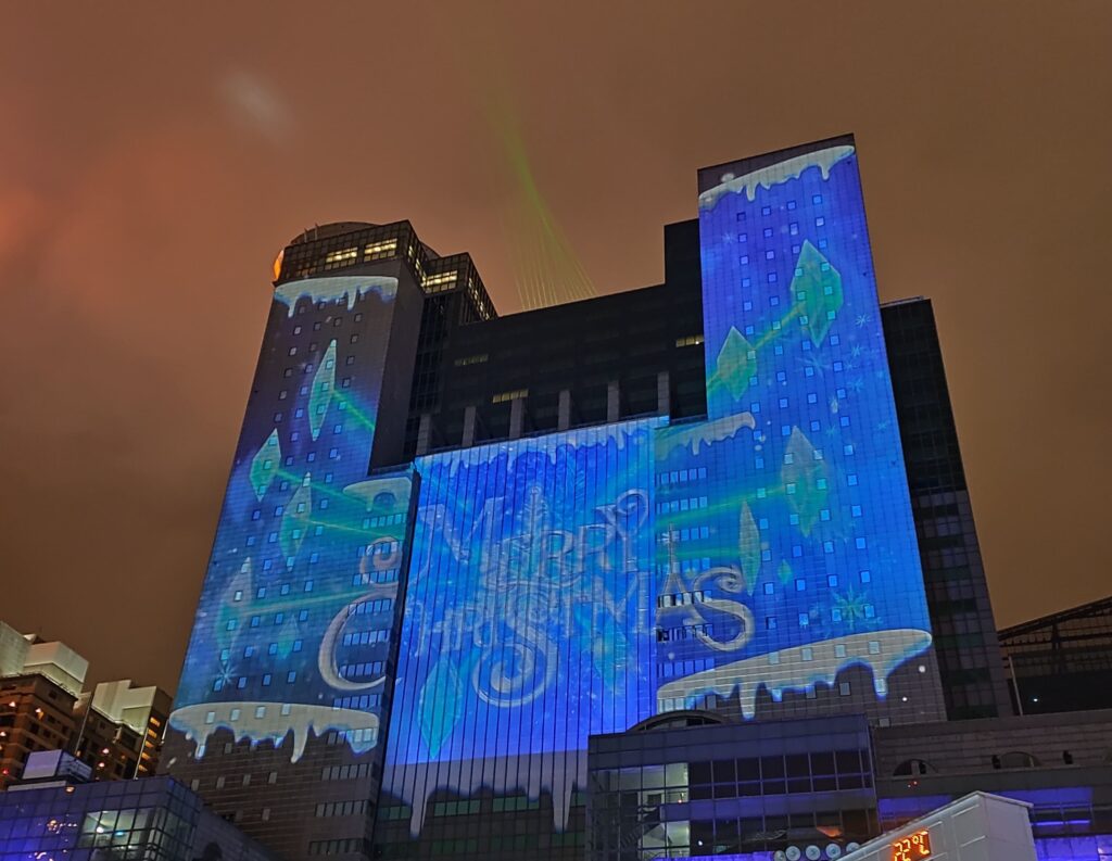 光雕技術與大樓結合呈現。攝影 / 徐旻萱