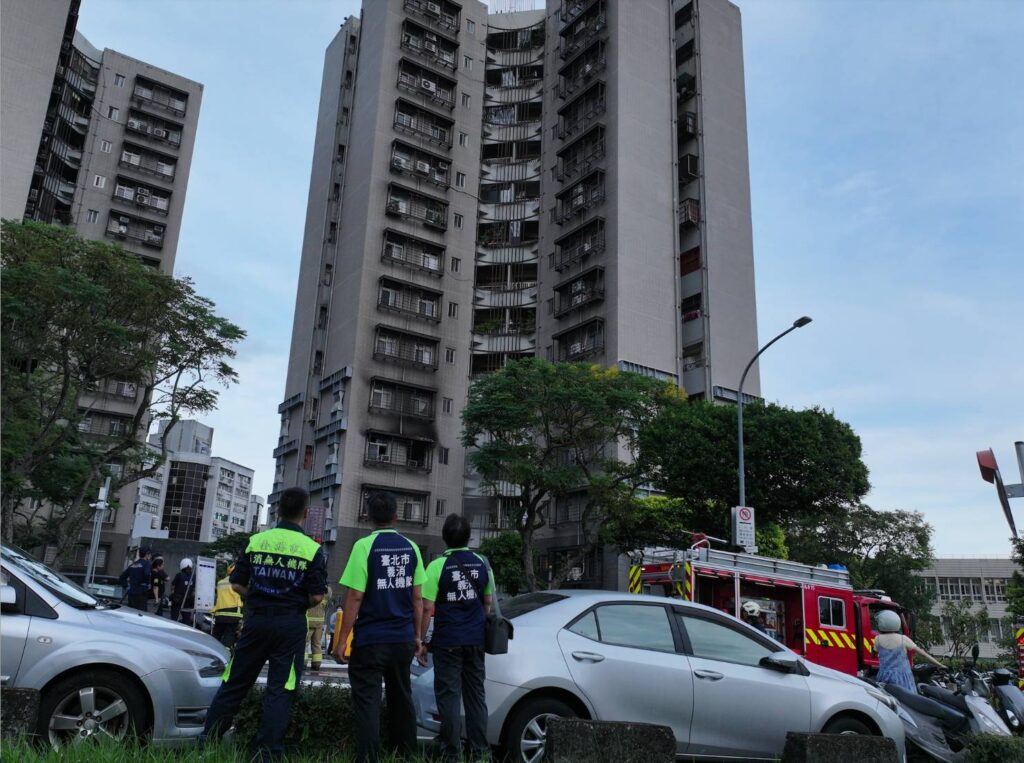 無人機義消隊持續為消防救災貢獻一機之力,未來仍須克服救災通訊、電池續航等重要課題。照片提供/台北市消防局