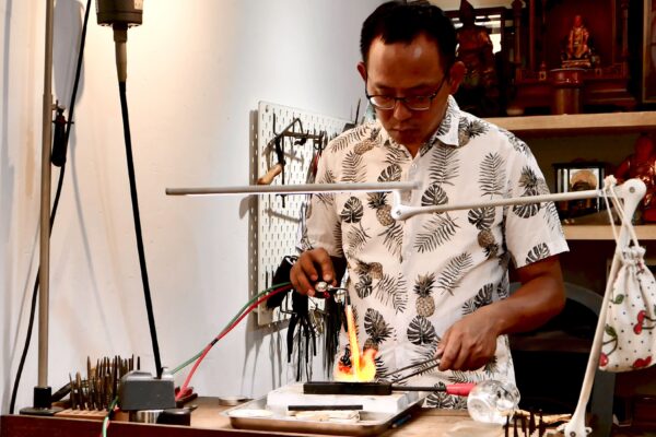 從家族工藝到現代創意 林長龍的金工之路