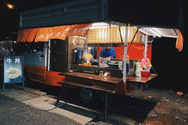 小巧靈活一應俱全 餐車經營創業轉型