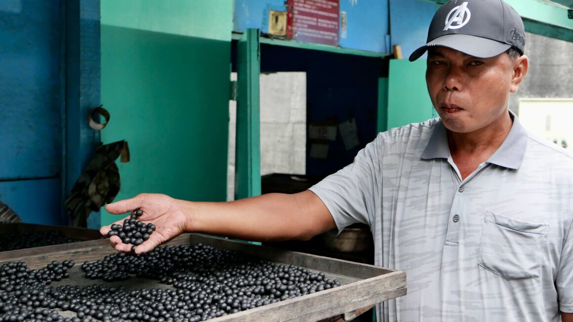 絢麗綻放之下 陳志昇延續傳統煙火技藝