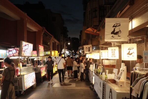 人潮與衛生拉鋸 夜市的環境考驗