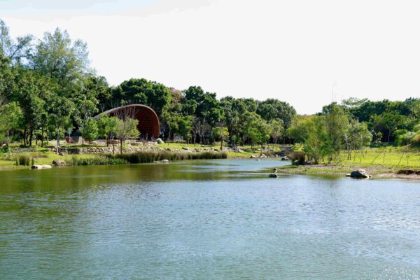 舊營地重建 都市中的淨土