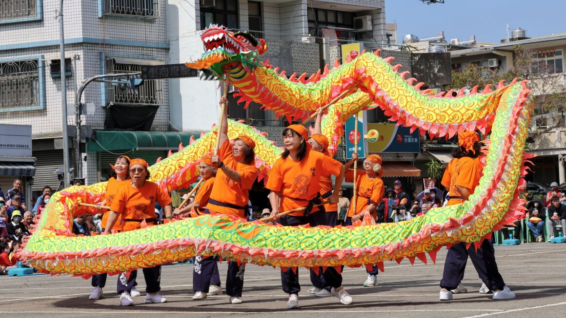 福星社區女子龍隊 傳承𪹚龍文化