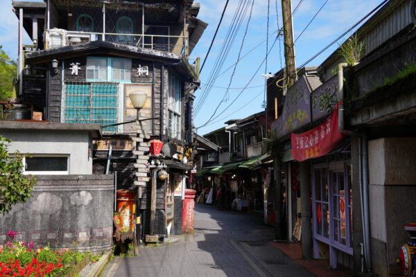 白髮遺忘歸途 長智村照亮家門